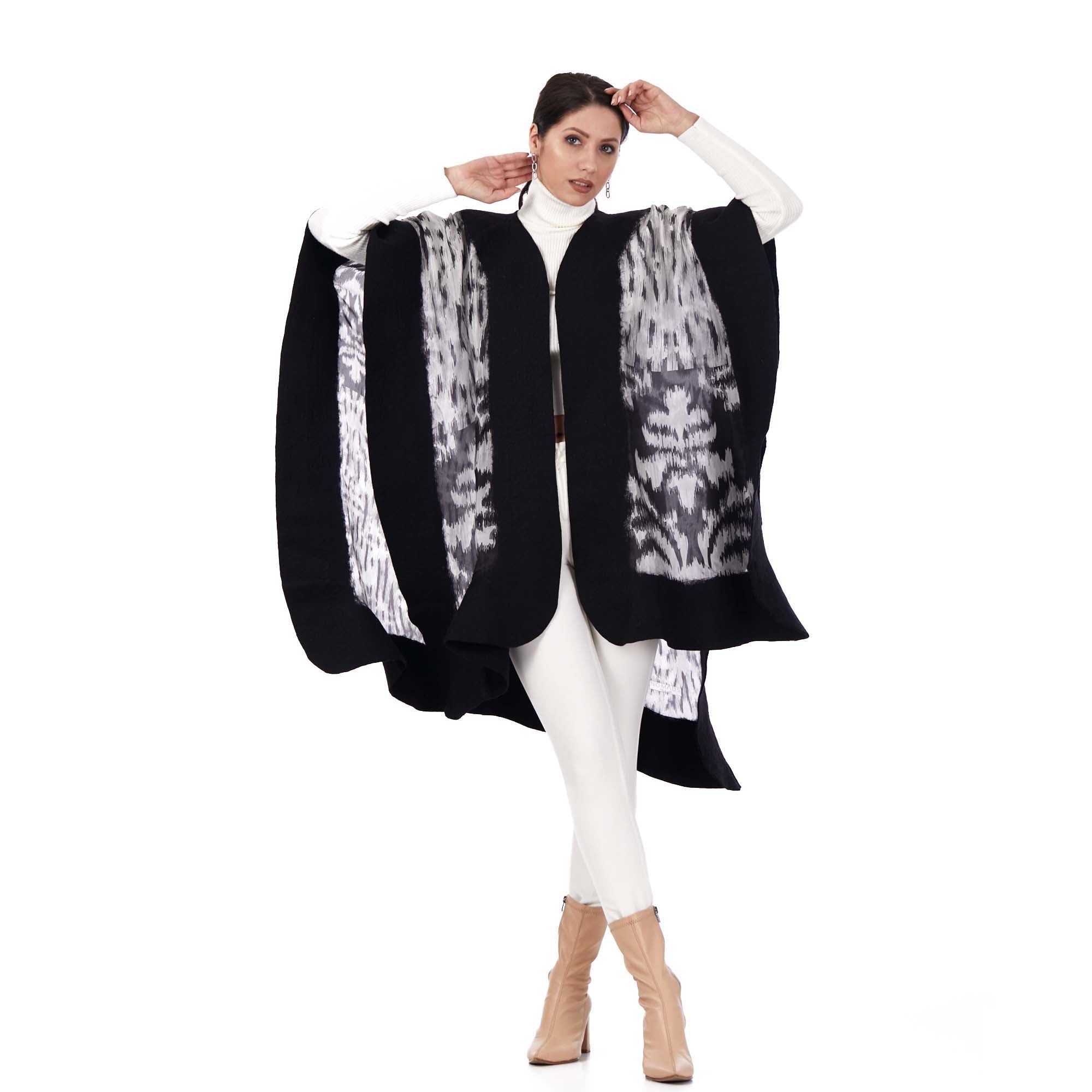 Poncho Mulberry Silk & Merino Handmade Felt - Black | IKAT White Black