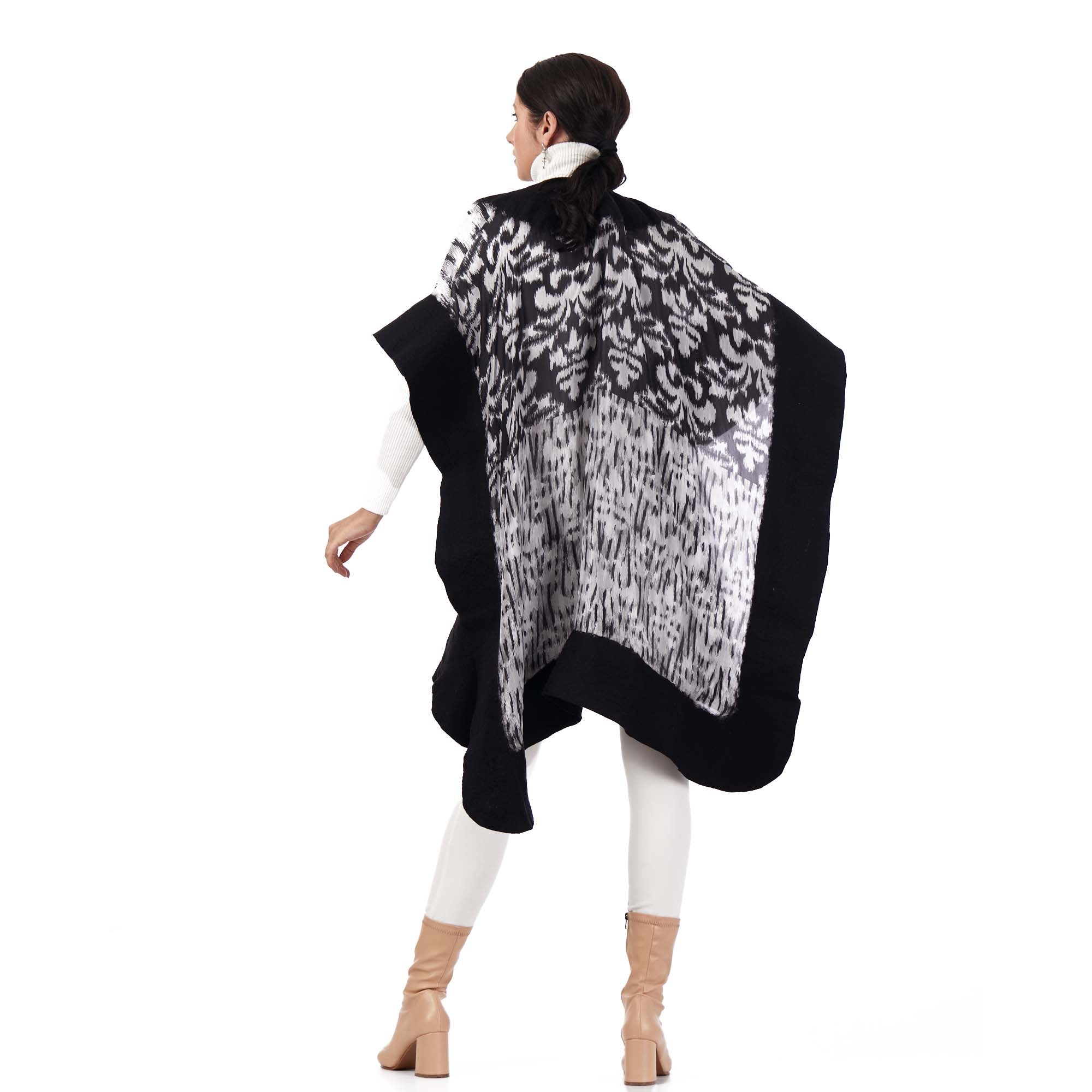 Poncho Mulberry Silk & Merino Handmade Felt - Black | IKAT White Black